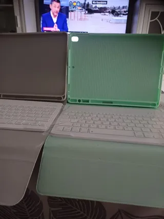 Funda con teclado para tablet