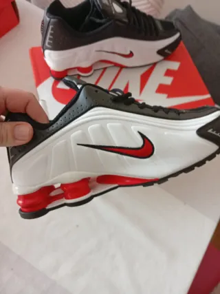 Zapatillas Nike Shox R4 Negro Blanco Rojo