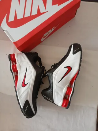 Zapatillas Nike Shox R4 Negro Blanco Rojo