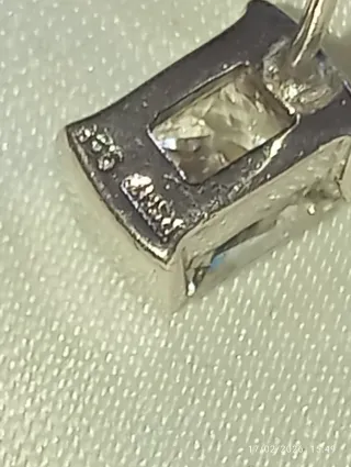 Orecchini punto luce argento zirconi