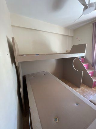 Cama litera con cajones y escaleras