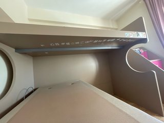 Cama litera con cajones y escaleras