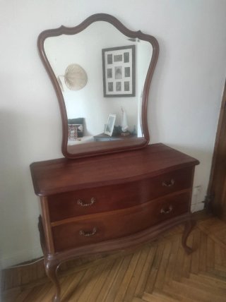 Tocador de madera clásico