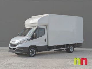 Iveco Daily carrozada con plataforma 20m3 + doble rueda + puerta lateral 3.0TD 160cv