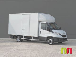 Iveco Daily carrozada con plataforma 20m3 + doble rueda + puerta lateral 3.0TD 160cv