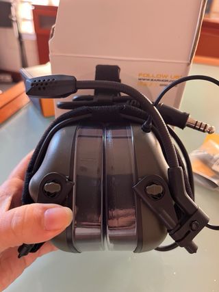 Auriculares Tácticos y Accesorios Caza