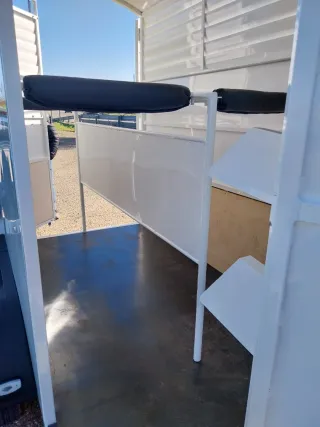 Remolque caballos con monturero y luz