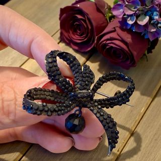 Coppia di spille antiche, come in foto