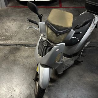 Kymco People 125cc Plata