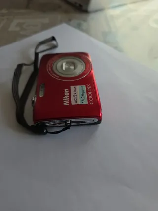 Nikon Coolpix Fotocamera Digitale Rossa