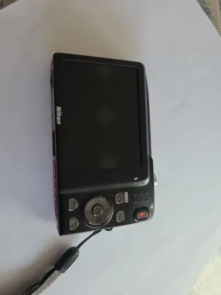 Nikon Coolpix Fotocamera Digitale Rossa