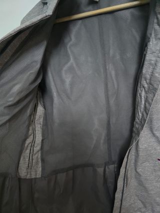 CHAQUETA IMPERMEABLE DE MONTAÑA-TREKKING.QUECHUA