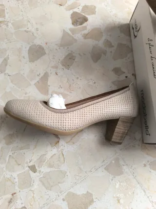 Zapatos de tacón Modabella Beige Mujer