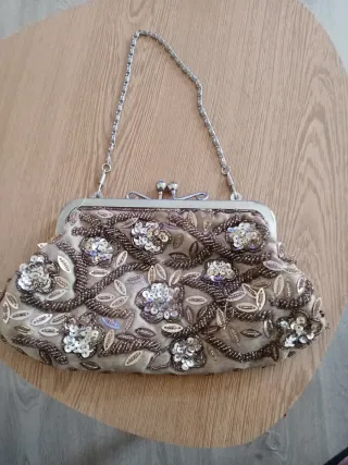 Conjunto de fiesta zapatos y bolso beige