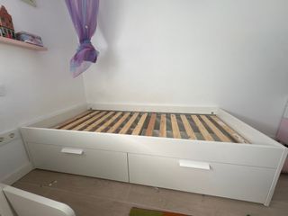 Divan Ikea con cajones de almacenaje y cabecero