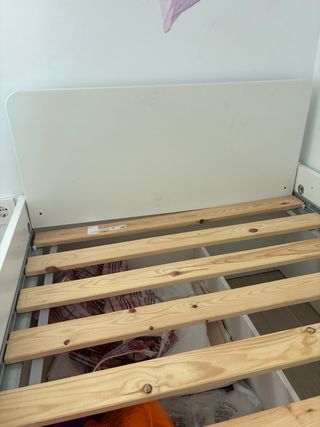 Divan Ikea con cajones de almacenaje y cabecero