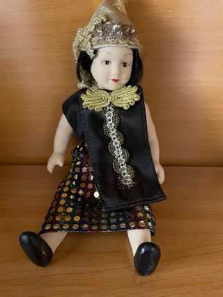 Muñeca porcelana oriental vintage