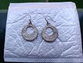 Lote Pendientes y Gargantilla Flores Metalizados