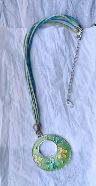 Lote Pendientes y Gargantilla Flores Metalizados