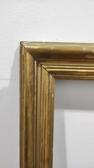 Marco antiguo dorado madera