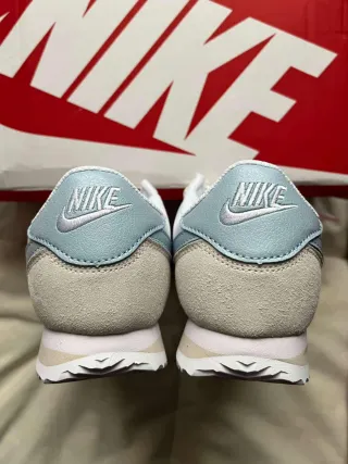 Nike Cortez Blancas y Azul Mujer