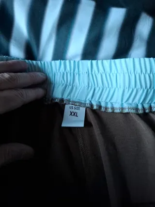 Bermuda marrone con nappe