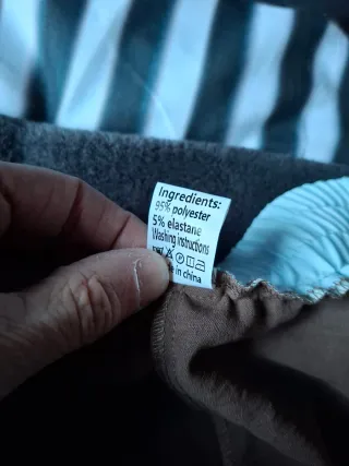 Bermuda marrone con nappe