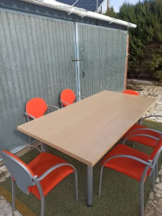 Mesa de oficina/reuniones con 6 sillas