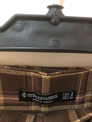 Falda de cuadros con cinturón