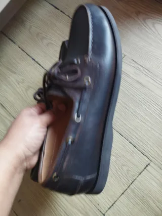 Zapatos náuticos de piel marrón