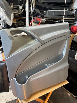 Panel puerta Dcha. Mercedes Vito Viano