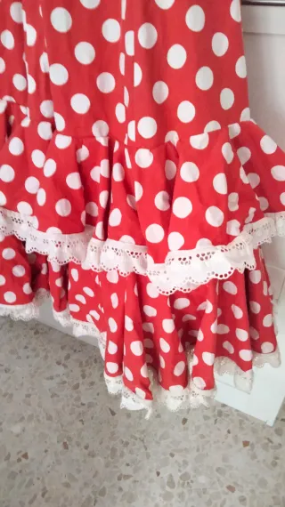 Traje de flamenca rojo lunares blancos