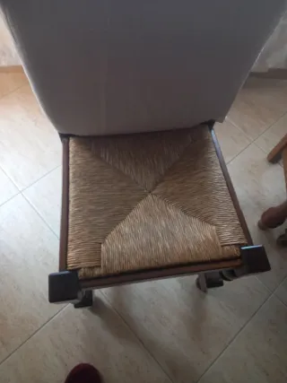 Mesa comedor + 4 sillas de madera macizas + extens