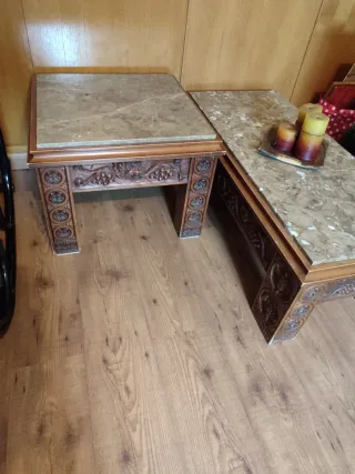 Mesas centro vintage en madera y mármol.