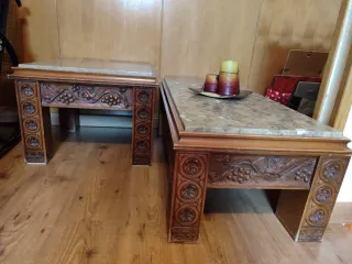 Mesas centro vintage en madera y mármol.