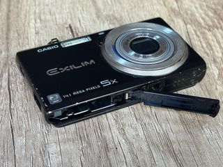 Lote 2 Fotocamere Digitali Casio EXILIM