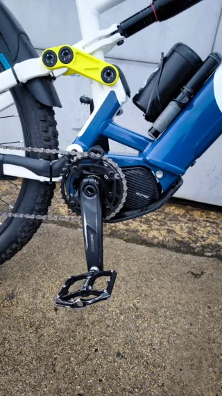 Bicicleta Husqvarna MC2 con muchos extras