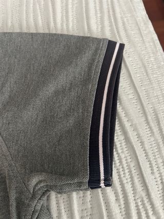 Polo gris cuello blanco Studyo Classics