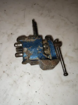 Tornillo de banco pequeño