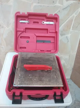 Cortadora de azulejos TOMECANIC eléctrica