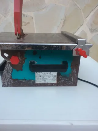 Cortadora de azulejos TOMECANIC eléctrica