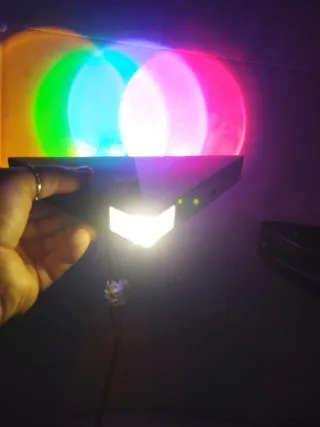 Lampada LED triangolare multicolore