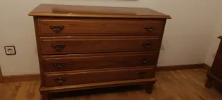 Dormitorio en madera castaño