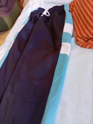 Pantalón chándal azul y turquesa