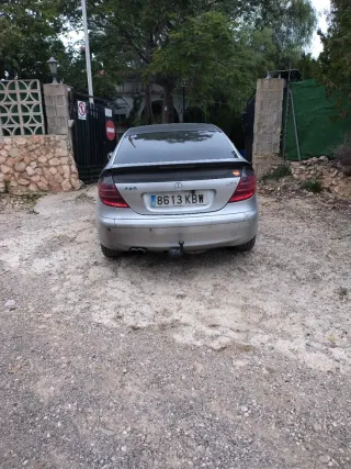Mercedes-Benz Clase C 2004