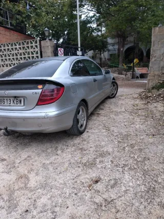 Mercedes-Benz Clase C 2004