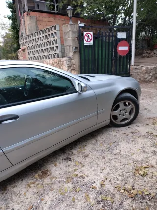 Mercedes-Benz Clase C 2004