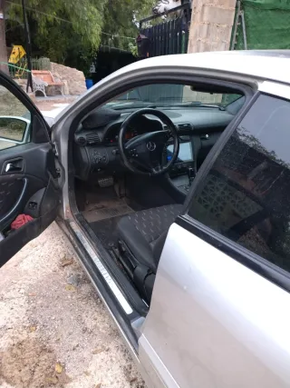 Mercedes-Benz Clase C 2004
