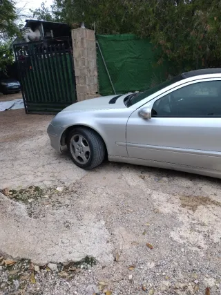 Mercedes-Benz Clase C 2004