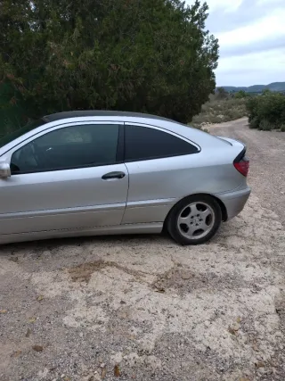 Mercedes-Benz Clase C 2004